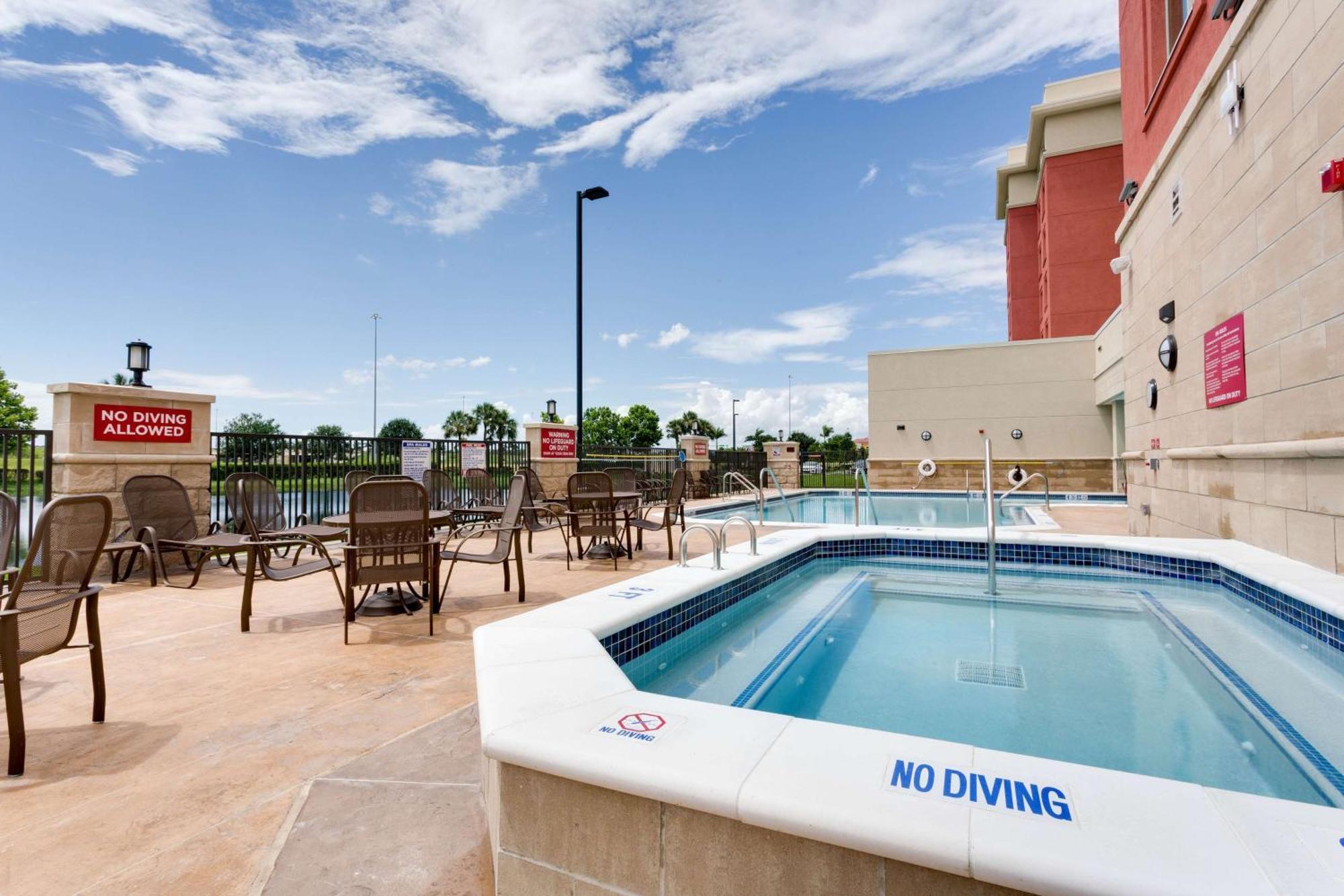 Drury Inn & Suites Fort Myers Airport Fgcu Екстериор снимка