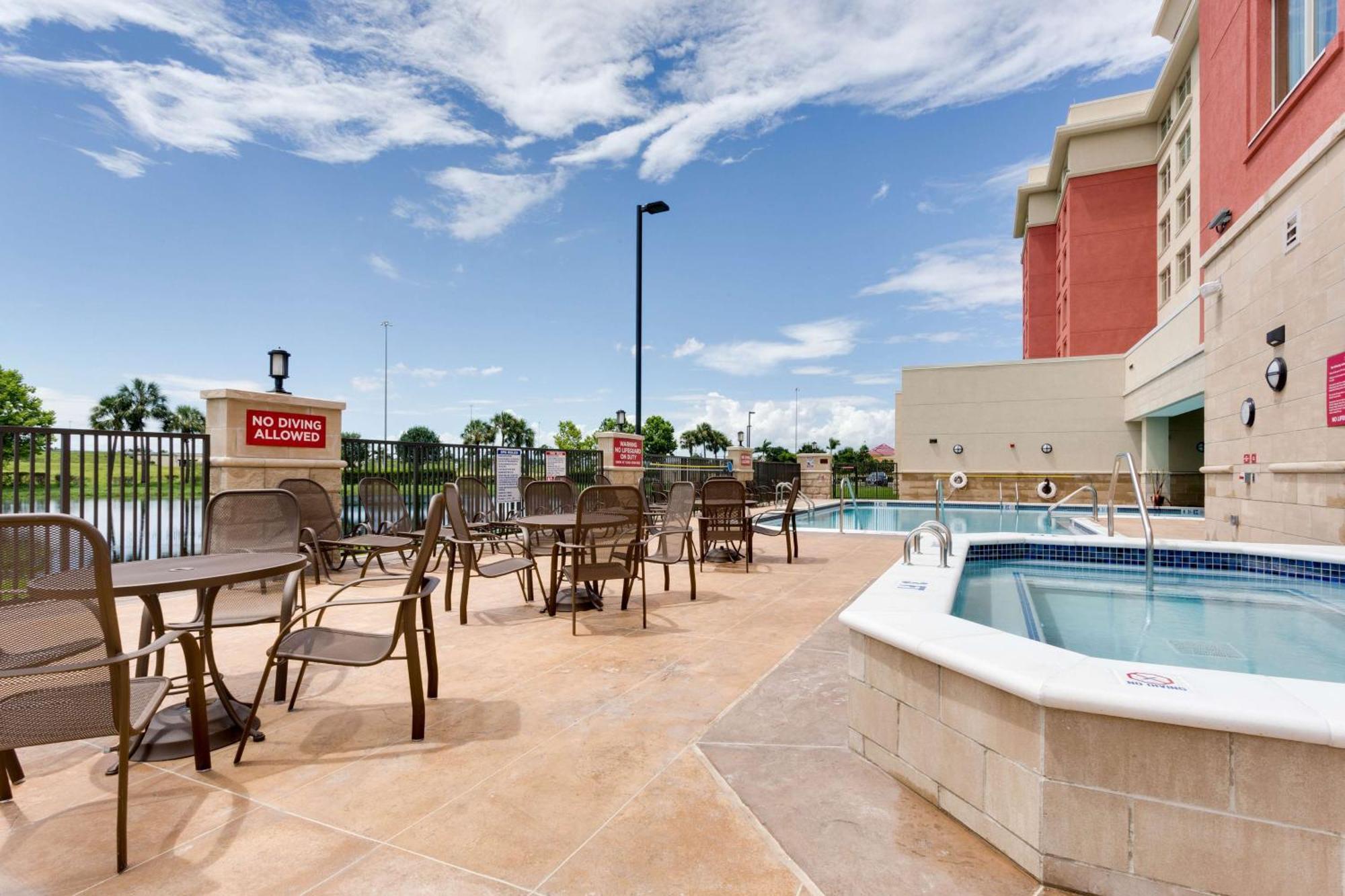 Drury Inn & Suites Fort Myers Airport Fgcu Екстериор снимка