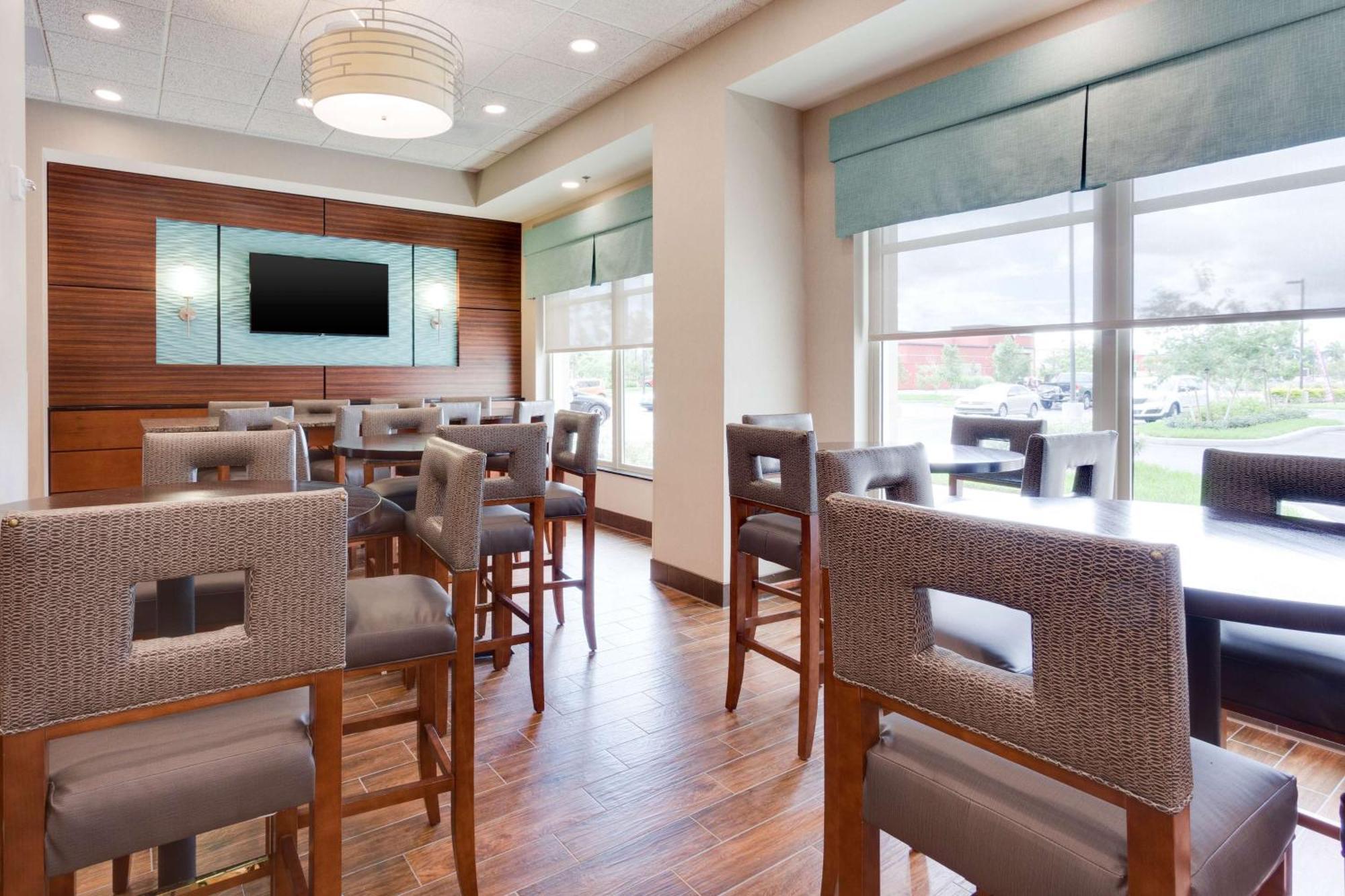 Drury Inn & Suites Fort Myers Airport Fgcu Екстериор снимка